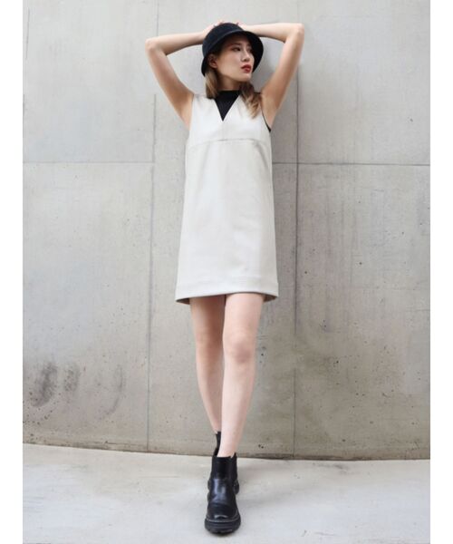 EMODA(エモダ)の「サイドゴアバルキーシューズ(ブーツ・レディース・ブラック・SMALL/MEDIUM/LARGE)」の2枚目の写真