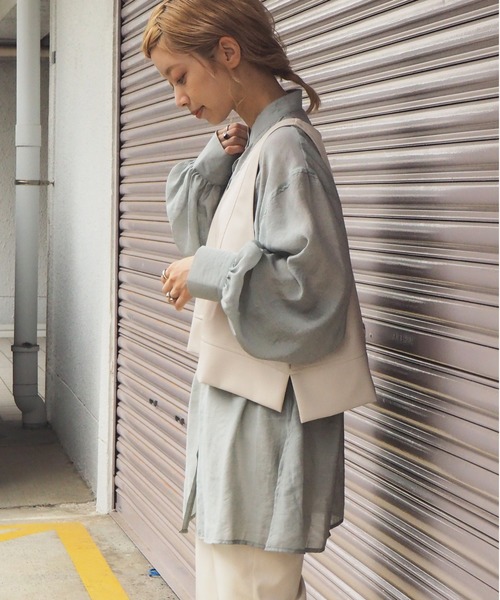 tiptop（ティップトップ）の「2020AW レザー深Vネックベスト（ベスト・レディース・アイボリー/ブラック/グリーン・FREE）」の5枚目の写真