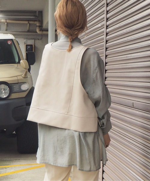 tiptop（ティップトップ）の「2020AW レザー深Vネックベスト（ベスト・レディース・アイボリー/ブラック/グリーン・FREE）」の8枚目の写真