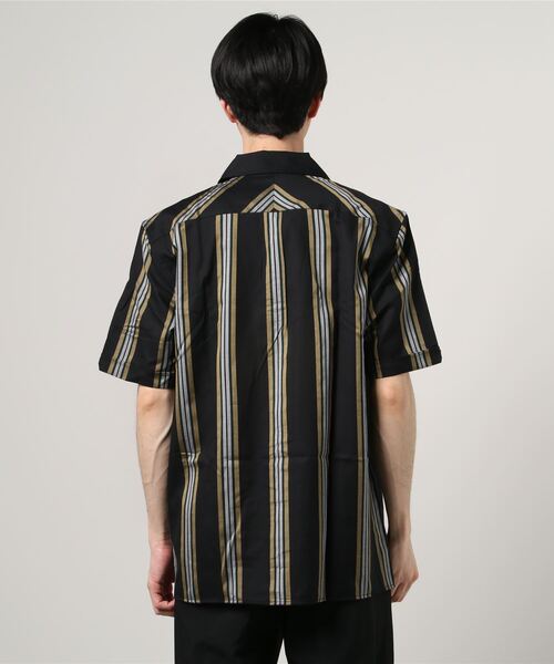 FRED PERRY（フレッドペリー）の「Stripe Revere Collar Shirt（シャツ/ブラウス・メンズ・ブラック・S/M/L/XS）」の3枚目の写真