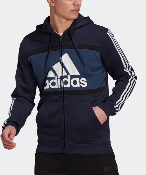 adidas（アディダス）の「エッセンシャルズ カラーブロック ロゴ