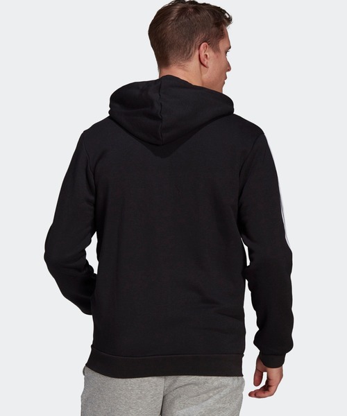 adidas（アディダス）の「エッセンシャルズ カラーブロック ロゴ