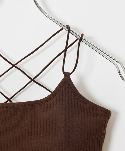 COLONY 2139（コロニートゥーワンスリーナイン）の「【WEB限定】カップ付きテレコバッククロスキャミソール(パット取り外し可)（キャミソール・レディース・ブラック/ベージュ/ブラウン/オフホワイト/モカ・FREE）」の8枚目の写真