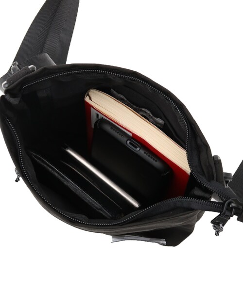 THE SHOP TK (ザ ショップ ティーケー )の「◆シンセティック縦型ショルダーバッグ(ショルダーバッグ・メンズ・ブラック/キャメル/ベビーピンク/グリーン系・00)」の6枚目の写真