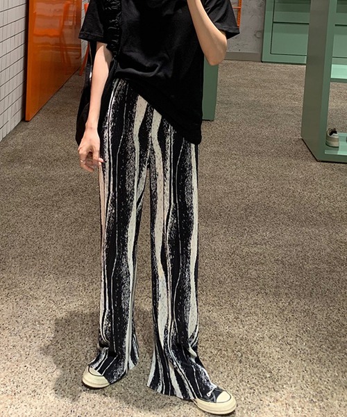 SMILE ORCHID(スマイルオーキッド)の「セルフカットワイドプリーツ柄パンツ(その他パンツ・レディース・ブラック系その他/グリーン系その他/ブラック系その他2/ターコイズブルー/ブラック系その他3/ブルー系その他3/ピンク系その他3/ブラウン系その他3/グリーン系その他3/ブラック系その他4/ブラウン系その他4/ブラック系その他5/ホワイト系その他5/グリーン系その他6/ブルー系その他6/イエロー系その他6/ブラック系その他7/ブラック・FREE)」の6枚目の写真