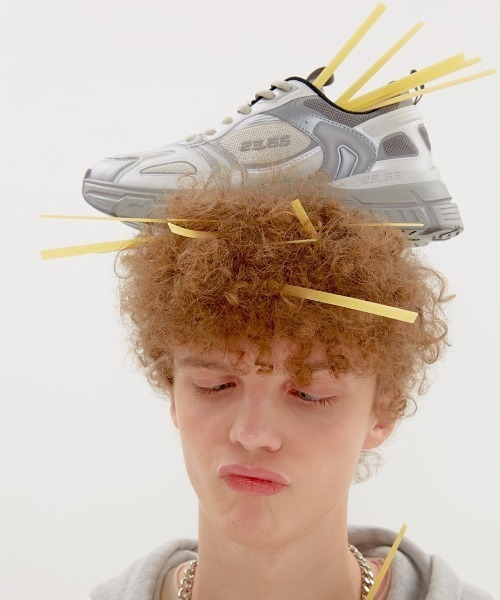 23.65（イーシプサムチョンユクオ）の「【23.65/イーシプサムチョンユクオ】PIPER スニーカー（スニーカー・レディース・ホワイト/ブラック/ダークグレー・24cm/25cm/23㎝）」の8枚目の写真