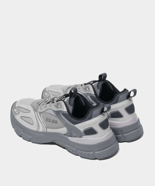 23.65（イーシプサムチョンユクオ）の「【23.65/イーシプサムチョンユクオ】PIPER スニーカー（スニーカー・レディース・ホワイト/ブラック/ダークグレー・24cm/25cm/23㎝）」の21枚目の写真