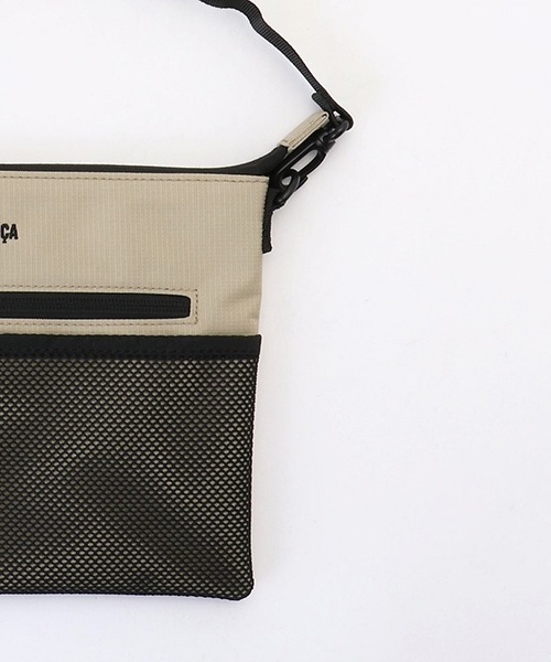 MONO　COMME CA（モノコムサ）の「サコッシュ（ショルダーバッグ・レディース・ブラック/ベージュ・FREE）」の7枚目の写真