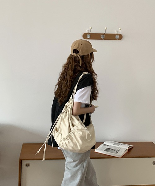 aimoha（アイモハ）の「オーバーデニムベスト（ベスト・レディース・ブラック/ブルー・FREE）」の11枚目の写真