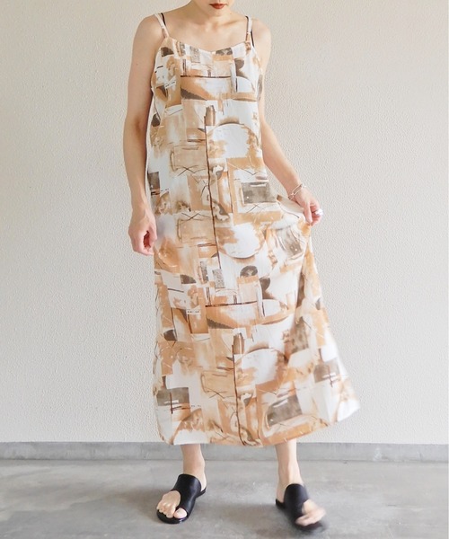 y/m by Yukie（イムバイユキエ）の「アート柄キャミワンピース（ワンピース・レディース・グレー/オレンジ・FREE）」の12枚目の写真