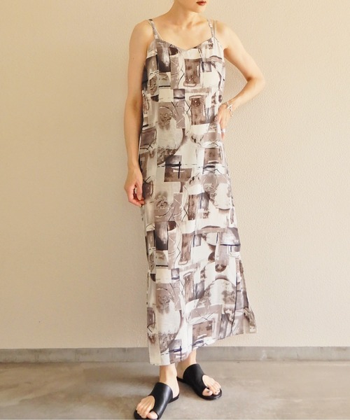 y/m by Yukie（イムバイユキエ）の「アート柄キャミワンピース（ワンピース・レディース・グレー/オレンジ・FREE）」の5枚目の写真