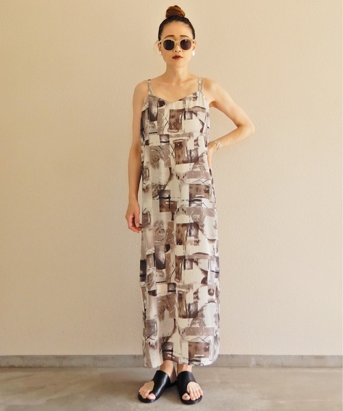 y/m by Yukie（イムバイユキエ）の「アート柄キャミワンピース（ワンピース・レディース・グレー/オレンジ・FREE）」の16枚目の写真