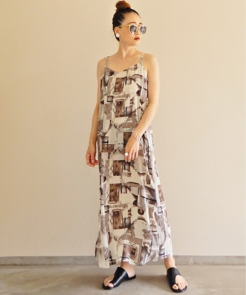 y/m by Yukie（イムバイユキエ）の「アート柄キャミワンピース（ワンピース・レディース・グレー/オレンジ・FREE）」の19枚目の写真