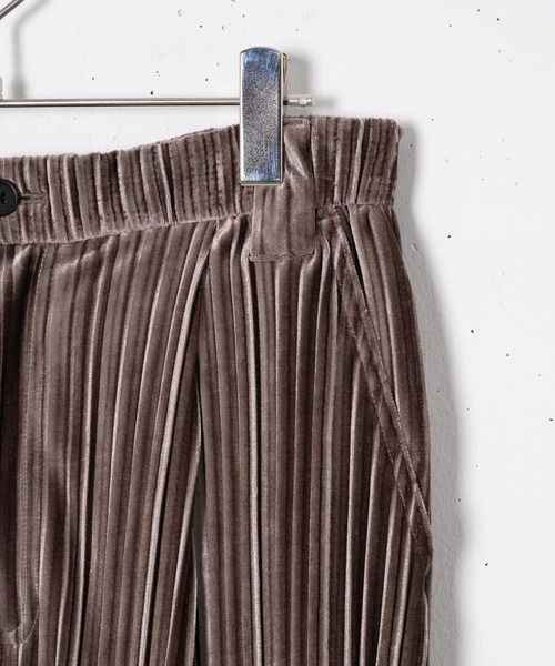 CASPER JOHN（キャスパージョン）の「Pleats Switch Velor Pants/プリーツスイッチベロアパンツ（その他パンツ・メンズ・ブラウン/ブラック・SMALL/MEDIUM/LARGE）」の20枚目の写真