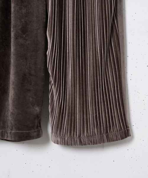 CASPER JOHN（キャスパージョン）の「Pleats Switch Velor Pants/プリーツスイッチベロアパンツ（その他パンツ・メンズ・ブラウン/ブラック・SMALL/MEDIUM/LARGE）」の21枚目の写真