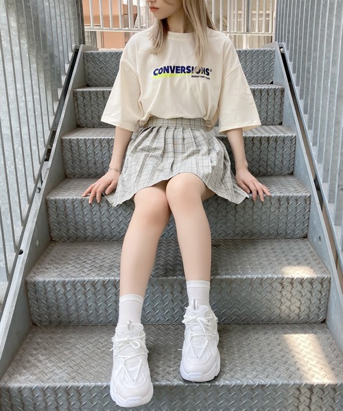 Figments(フィグメンツ)の「CONVERSIONS Tシャツ(Tシャツ/カットソー・レディース・スミクロ/ライトベージュ・FREE)」の4枚目の写真