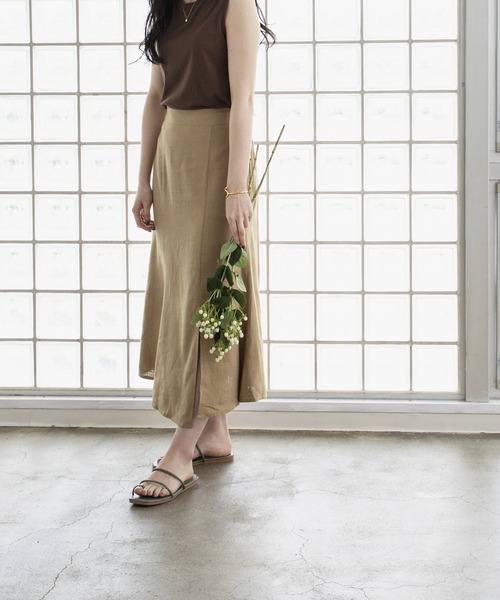 Kari & lili（カウリアンドリィリィ）の「linen slit flare skirt（スカート・レディース・ベージュ/ブラウン・FREE）」の2枚目の写真