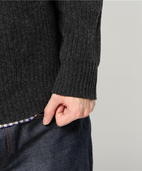 JOURNAL STANDARD relume(ジャーナルスタンダード レリューム)の「NEW QUALITY MADE: ヴィクトリアンラム畔編みクルーネックニット(ニット/セーター・メンズ・チャコールグレー/ホワイト・MEDIUM/SMALL/LARGE)」の5枚目の写真