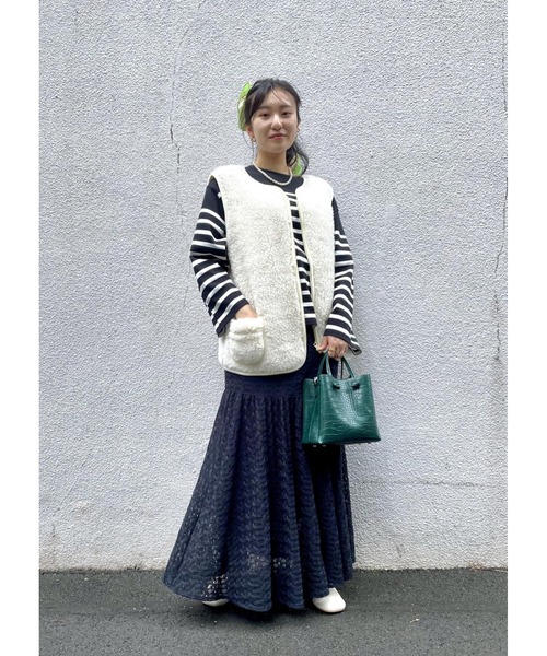 MADEMOISELLE ROPE'(マドモアゼル ロペ)の「オーバーサイズボーダーロングスリーブカットソー(Tシャツ/カットソー・レディース・ブラック/ホワイト・38)」の5枚目の写真