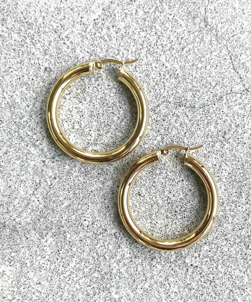 Taaii(ターイ)の「Taaii : BIG HOOP PIERCE / ビックフープピアス(ピアス(両耳用)・レディース・シルバー/ゴールド・ONE SIZE)」の1枚目の写真