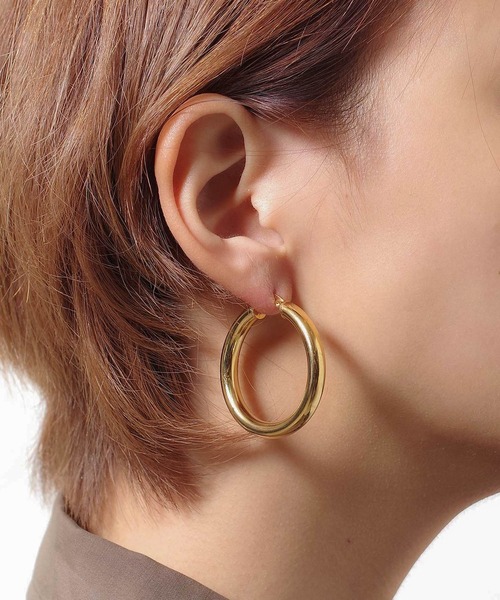 Taaii(ターイ)の「Taaii : BIG HOOP PIERCE / ビックフープピアス(ピアス(両耳用)・レディース・シルバー/ゴールド・ONE SIZE)」の13枚目の写真