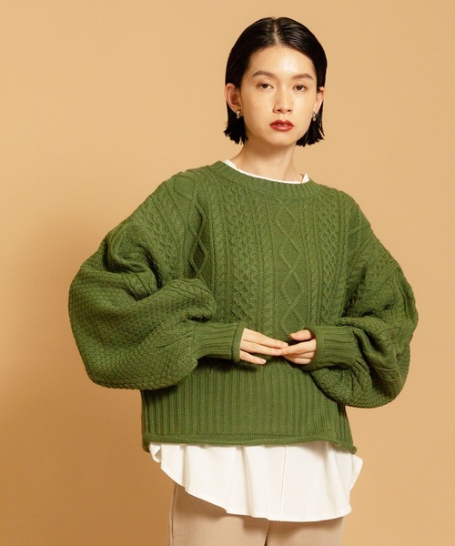 CIENA（シエナ）の「ボリュームスリーブケーブルニット（ニット/セーター・レディース・オフホワイト/チャコール/ベージュ/グリーン・FREE）」の9枚目の写真