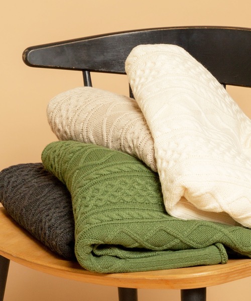 CIENA（シエナ）の「ボリュームスリーブケーブルニット（ニット/セーター・レディース・オフホワイト/チャコール/ベージュ/グリーン・FREE）」の10枚目の写真