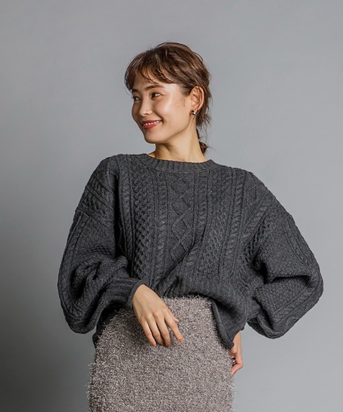 CIENA（シエナ）の「ボリュームスリーブケーブルニット（ニット/セーター・レディース・オフホワイト/チャコール/ベージュ/グリーン・FREE）」の19枚目の写真