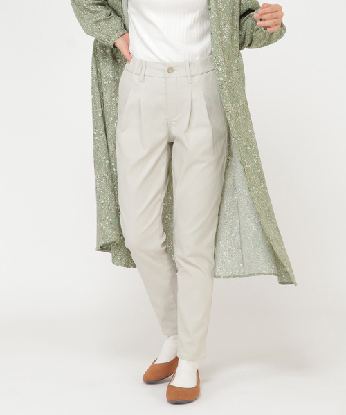 LBC(エルビーシー)の「※WEB限定※裏起毛テーパードパンツ(その他パンツ・レディース・ホワイト/ライトグレー/ブラック/マスタード/ネイビー・S/M/L)」の2枚目の写真