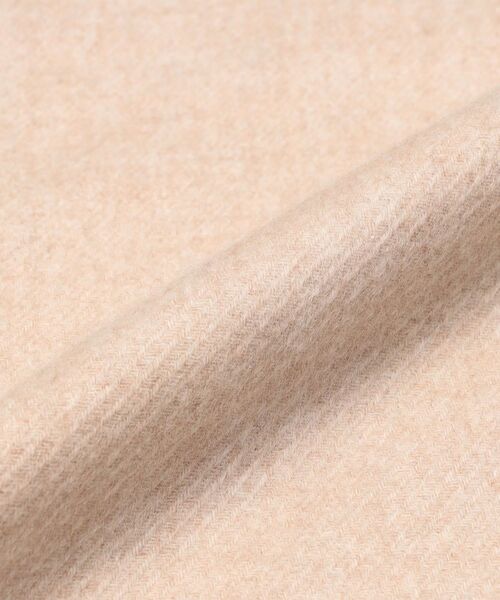 SHIPS（シップス）の「ソリッドカシミヤストール 21FW◇（ストール/ショール・レディース・ベージュ/ネイビー/グリーン・ONE SIZE）」の11枚目の写真