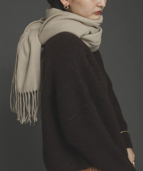 SENSE OF PLACE by URBAN RESEARCH(センスオブプレイスバイアーバンリサーチ)の「無地ストール(マフラー・レディース・ライトベージュ/ブラック/イエロー/ベージュ/グレー/ライトブルー/パープル/カーキ/パープル系その他/アイボリー・ONE)」の5枚目の写真