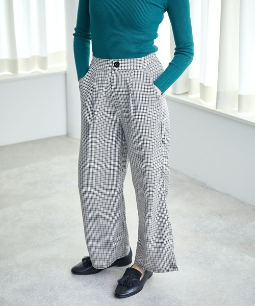 ECRIRE（エクリール）の「ワンタックチェックパンツ（その他パンツ・レディース・ブラック/ブラウン/ベージュ・M）」の3枚目の写真