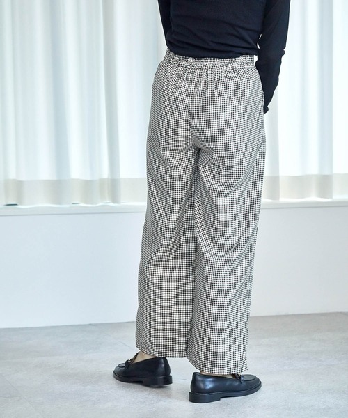 ECRIRE（エクリール）の「ワンタックチェックパンツ（その他パンツ・レディース・ブラック/ブラウン/ベージュ・M）」の4枚目の写真