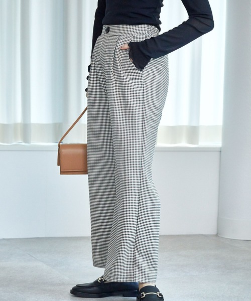 ECRIRE（エクリール）の「ワンタックチェックパンツ（その他パンツ・レディース・ブラック/ブラウン/ベージュ・M）」の16枚目の写真