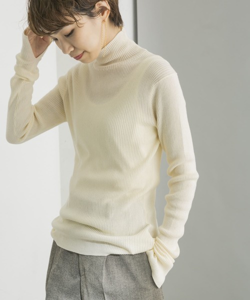 URBAN RESEARCH(アーバンリサーチ)の「『UR TECH』 ハイネックリブニット(ニット/セーター・レディース・ブラック/レッド/オフホワイト/グレー系その他/キャメル・FREE)」の16枚目の写真