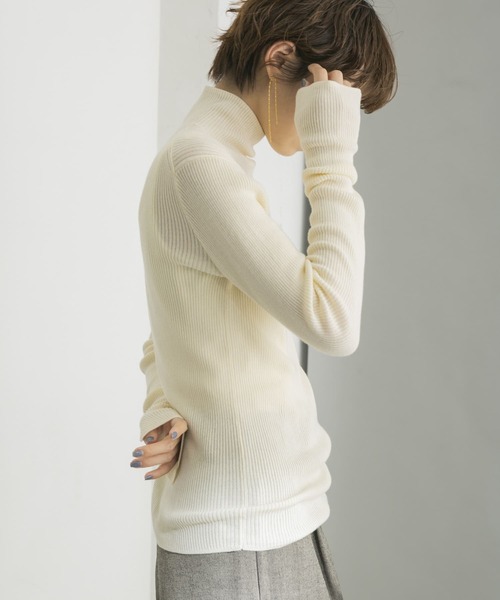 URBAN RESEARCH(アーバンリサーチ)の「『UR TECH』 ハイネックリブニット(ニット/セーター・レディース・ブラック/レッド/オフホワイト/グレー系その他/キャメル・FREE)」の14枚目の写真