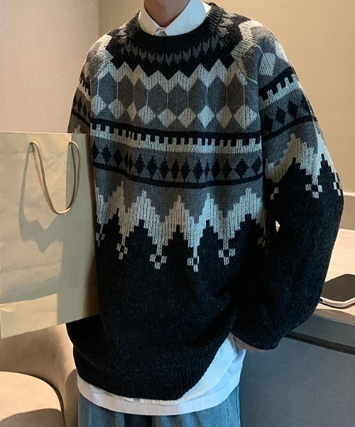 MGV（エムジーヴィー）の「ノルディック柄クルーネックニット（ニット/セーター・メンズ・ホワイト/ブラック/グレー・MEDIUM/LARGE/X-LARGE）」の2枚目の写真