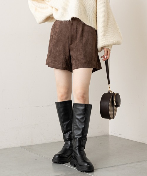 Chico(チコ)の「【新色追加】ハイウエストスエードショートパンツ(その他パンツ・レディース・ブラック/ブラウン/アイボリー・FREE)」の20枚目の写真