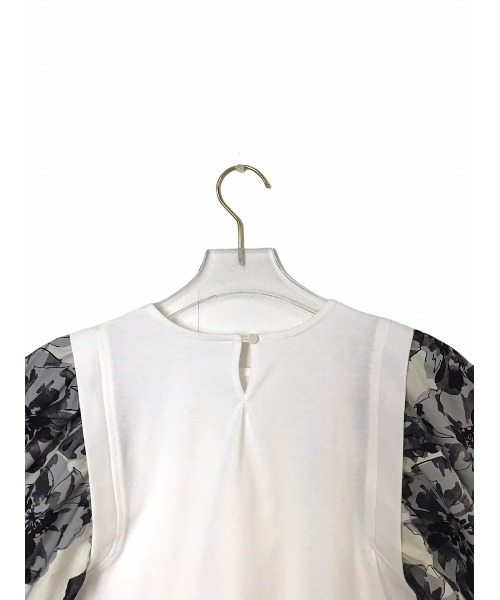 TEVALT(ヴァレット)の「BIGフラワープリントバナナスリーブトップス(Tシャツ/カットソー・レディース・ネイビー/アイボリー・38)」の22枚目の写真