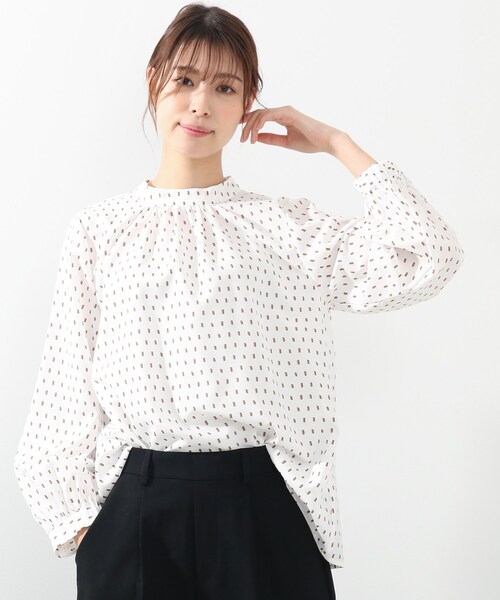 DRESKIP（ドレスキップ）の「◆ハイネックギャザーブラウス（シャツ/ブラウス・レディース・サンドベージュ/ホワイト系3/ブラック系/グリーン系・02/03/04）」の2枚目の写真