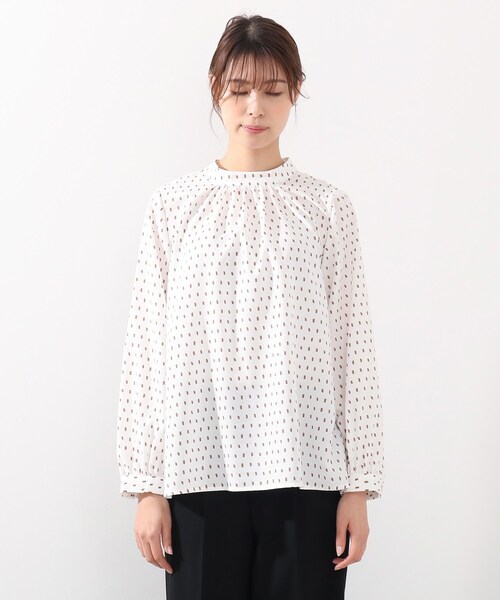 DRESKIP（ドレスキップ）の「◆ハイネックギャザーブラウス（シャツ/ブラウス・レディース・サンドベージュ/ホワイト系3/ブラック系/グリーン系・02/03/04）」の6枚目の写真