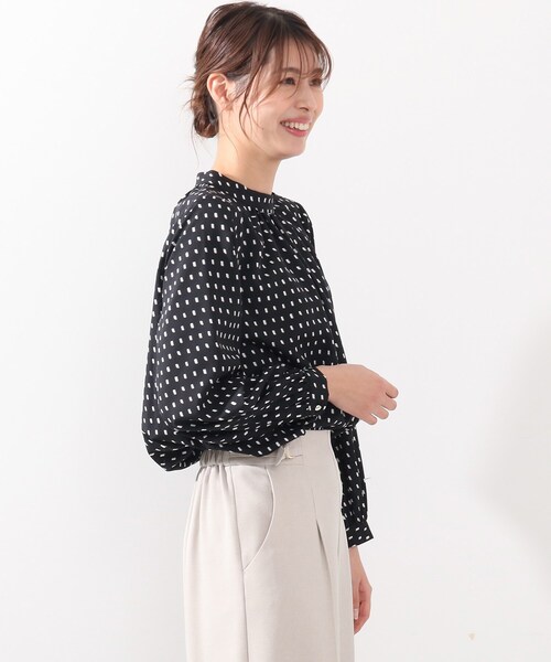 DRESKIP（ドレスキップ）の「◆ハイネックギャザーブラウス（シャツ/ブラウス・レディース・サンドベージュ/ホワイト系3/ブラック系/グリーン系・02/03/04）」の15枚目の写真