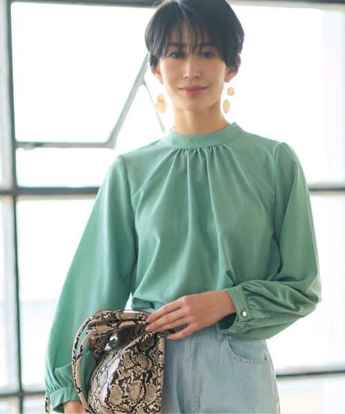 DRESKIP（ドレスキップ）の「◆ハイネックギャザーブラウス（シャツ/ブラウス・レディース・サンドベージュ/ホワイト系3/ブラック系/グリーン系・02/03/04）」の4枚目の写真