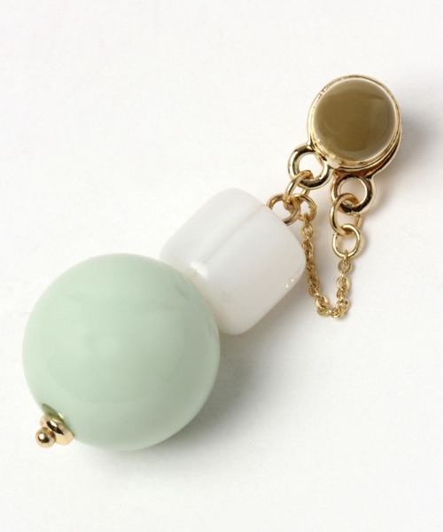 studio CLIP(スタディオクリップ)の「MAGボリュームビーズイヤリング(イヤリング・レディース・ライトグレー/ライトグリーン・FREE)」の4枚目の写真