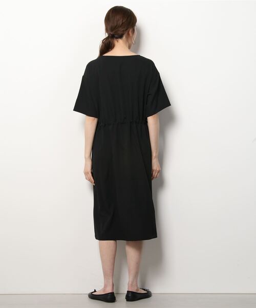 IGNIO(イグニオ)の「イグニオ ウエストギャザーワンピース(ワンピース・レディース・ブラック/チャコールグレー・L/M/S/XL)」の3枚目の写真