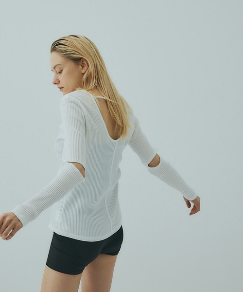 UNITED TOKYO（ユナイテッドトウキョウ）の「beautility アームスリットカットソー（Tシャツ/カットソー・レディース・ブルー/ブラック/オフホワイト・FREE）」の2枚目の写真