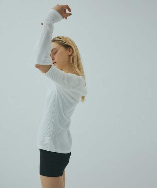 UNITED TOKYO（ユナイテッドトウキョウ）の「beautility アームスリットカットソー（Tシャツ/カットソー・レディース・ブルー/ブラック/オフホワイト・FREE）」の5枚目の写真