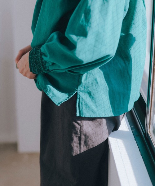 studio CLIP（スタディオクリップ）の「【はなさんコラボ】幾何学柄刺繍ブラウス（シャツ/ブラウス・レディース・グリーン/ホワイト/ブルー/スモーク・FREE）」の12枚目の写真