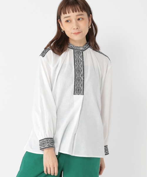 studio CLIP（スタディオクリップ）の「【はなさんコラボ】幾何学柄刺繍ブラウス（シャツ/ブラウス・レディース・グリーン/ホワイト/ブルー/スモーク・FREE）」の22枚目の写真