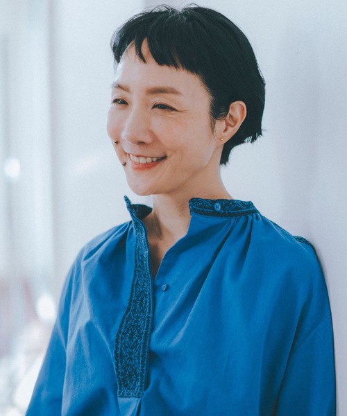 studio CLIP（スタディオクリップ）の「【はなさんコラボ】幾何学柄刺繍ブラウス（シャツ/ブラウス・レディース・グリーン/ホワイト/ブルー/スモーク・FREE）」の14枚目の写真